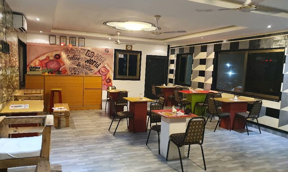 Gennex PIZZA Restaurant & Grill
