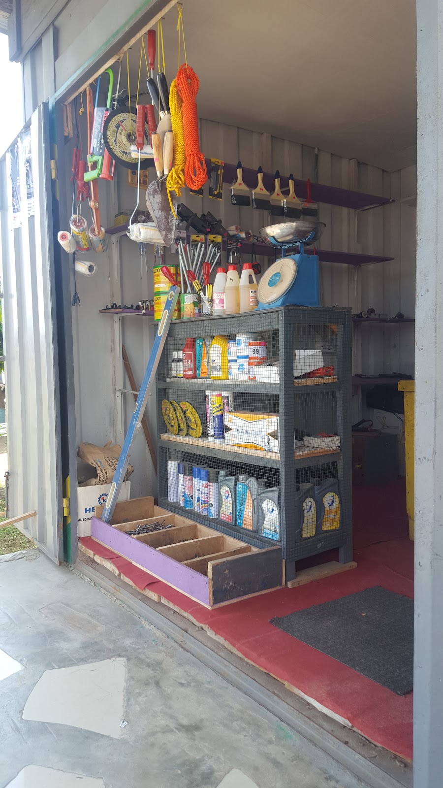 Kingsmen Builders & Hardware Supply