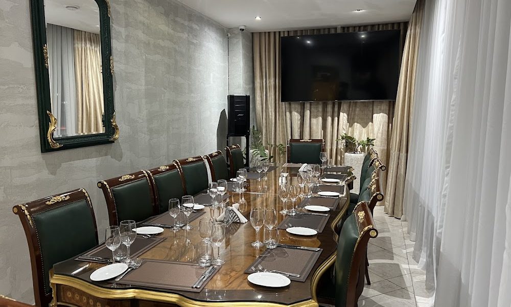 White Restaurant & Garden