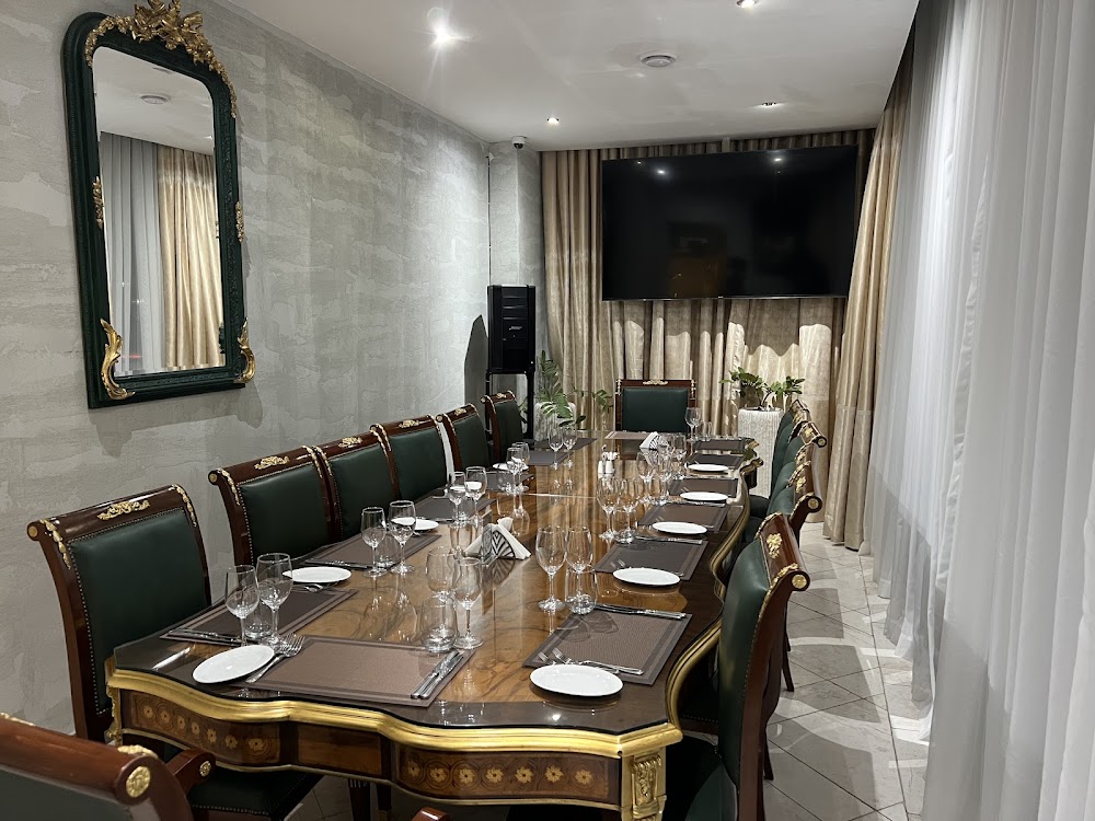 White Restaurant & Garden